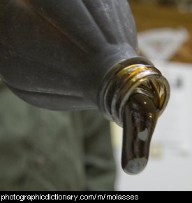 Photo of pouring molasses