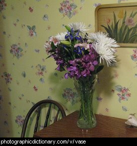 Photo of a vase of flowers