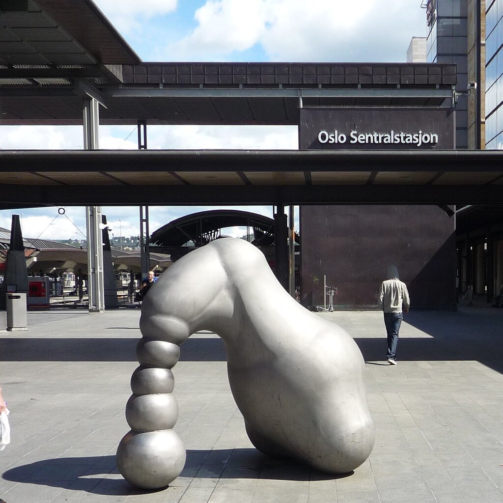 Photo of an abstract sculpture.