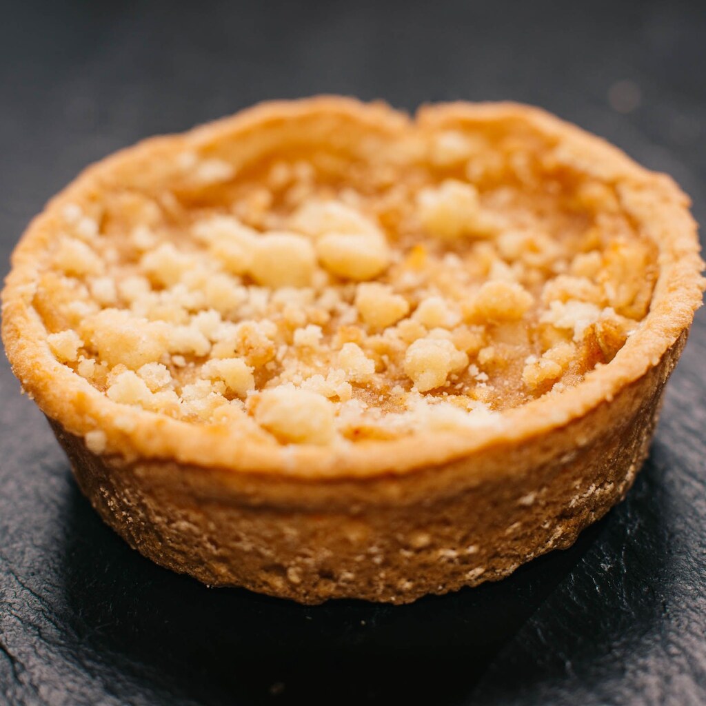 A photo of apple crumble