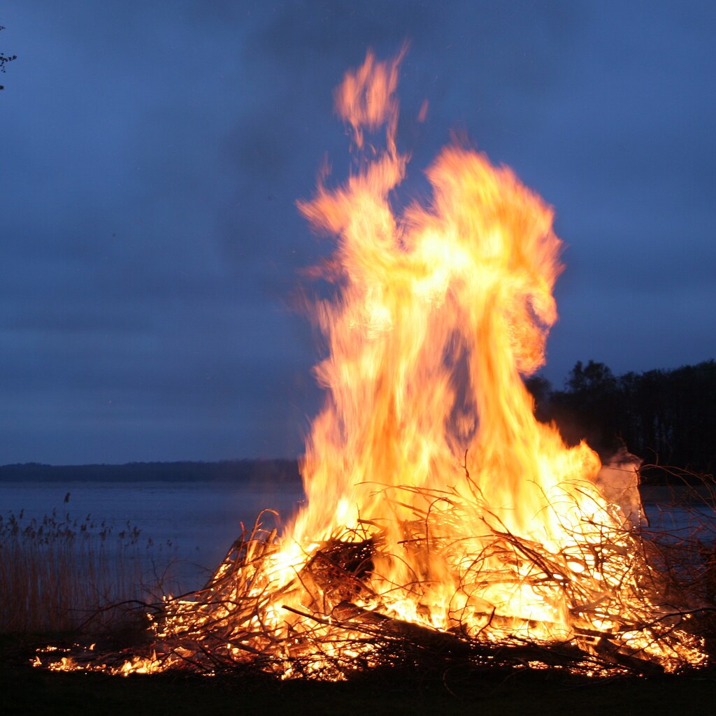 Photo of a bonfire