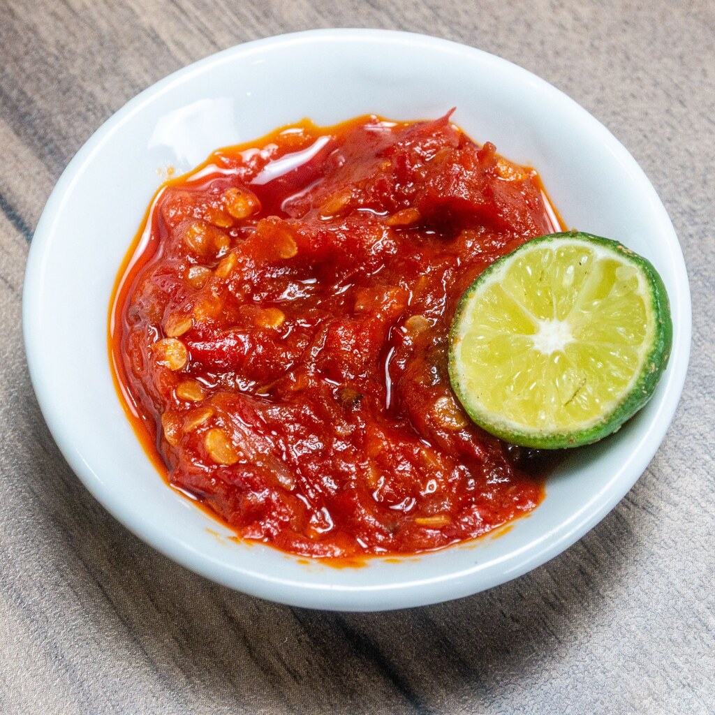 A photo of chili sauce