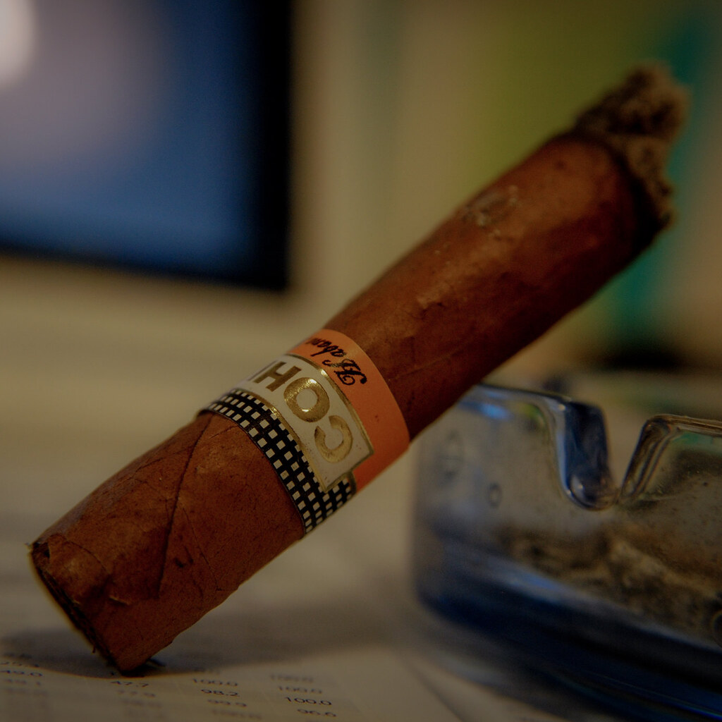 Photo of a cigar.