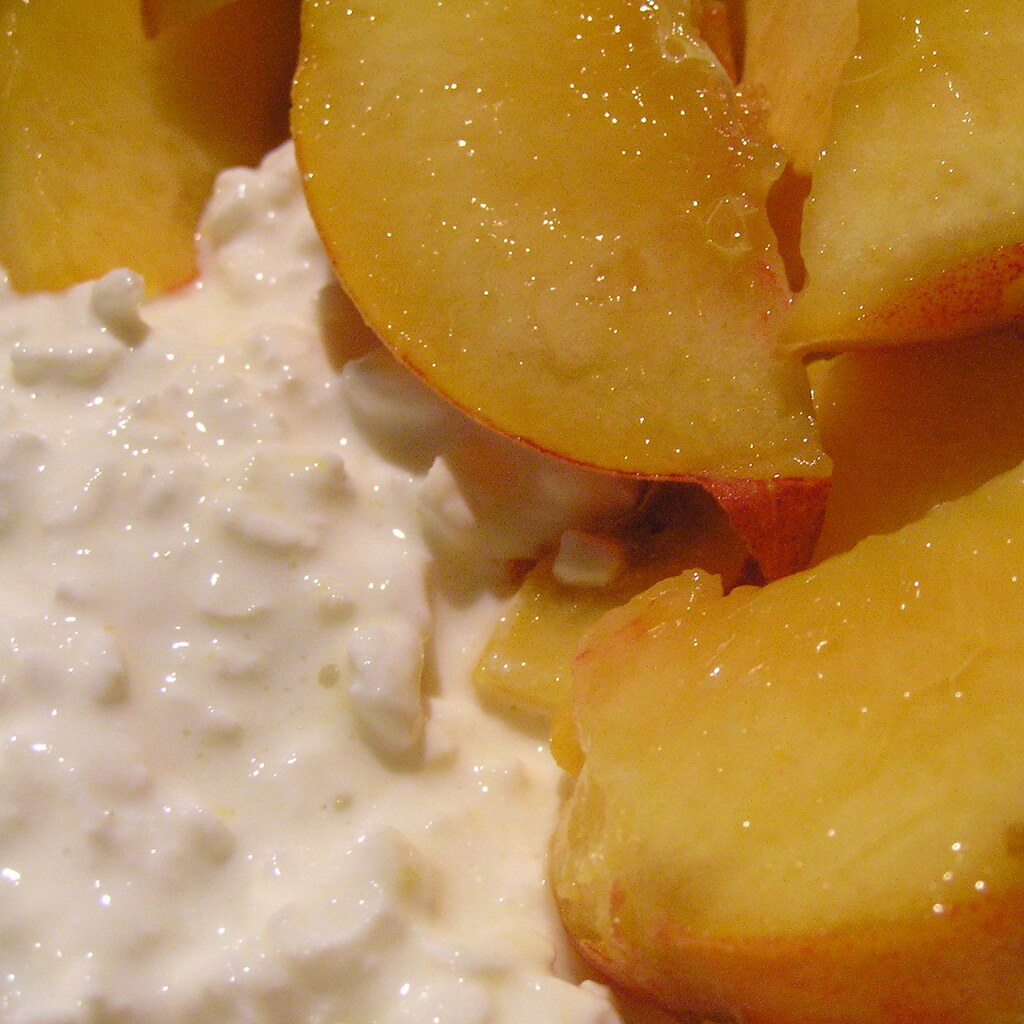 Cottage cheese with peaches.
