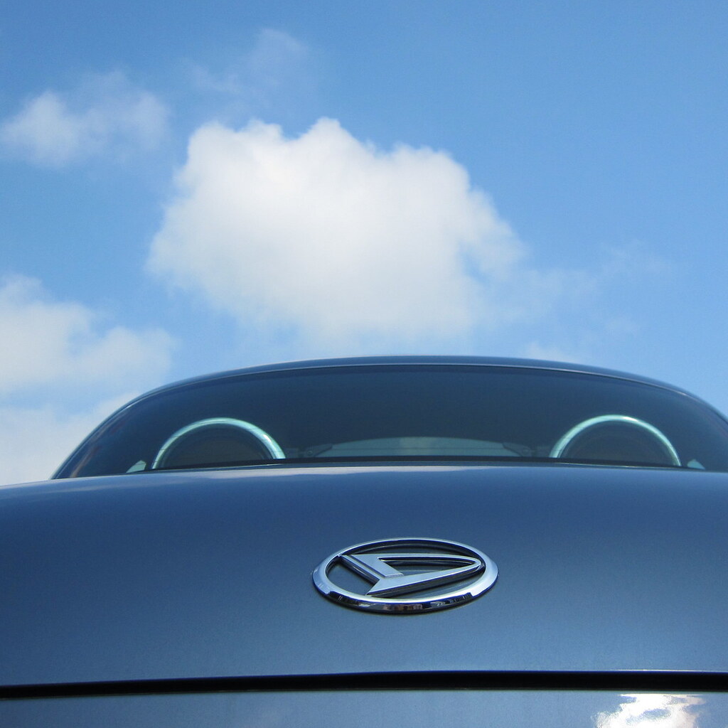 Photo of a Daihatsu badge