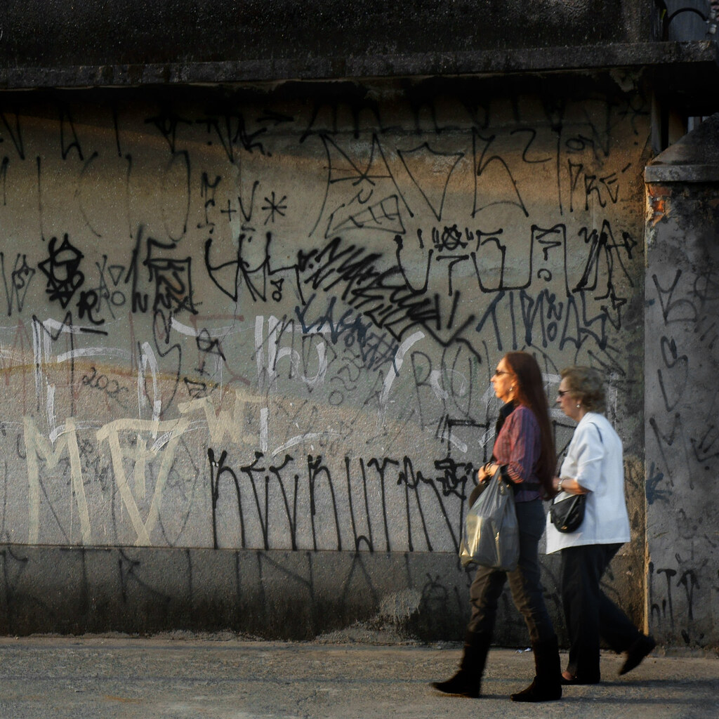 Photo of a mother and daughter on the beach