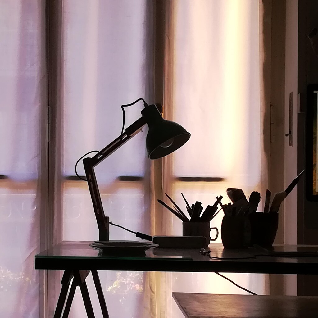 Photo of a desk lamp