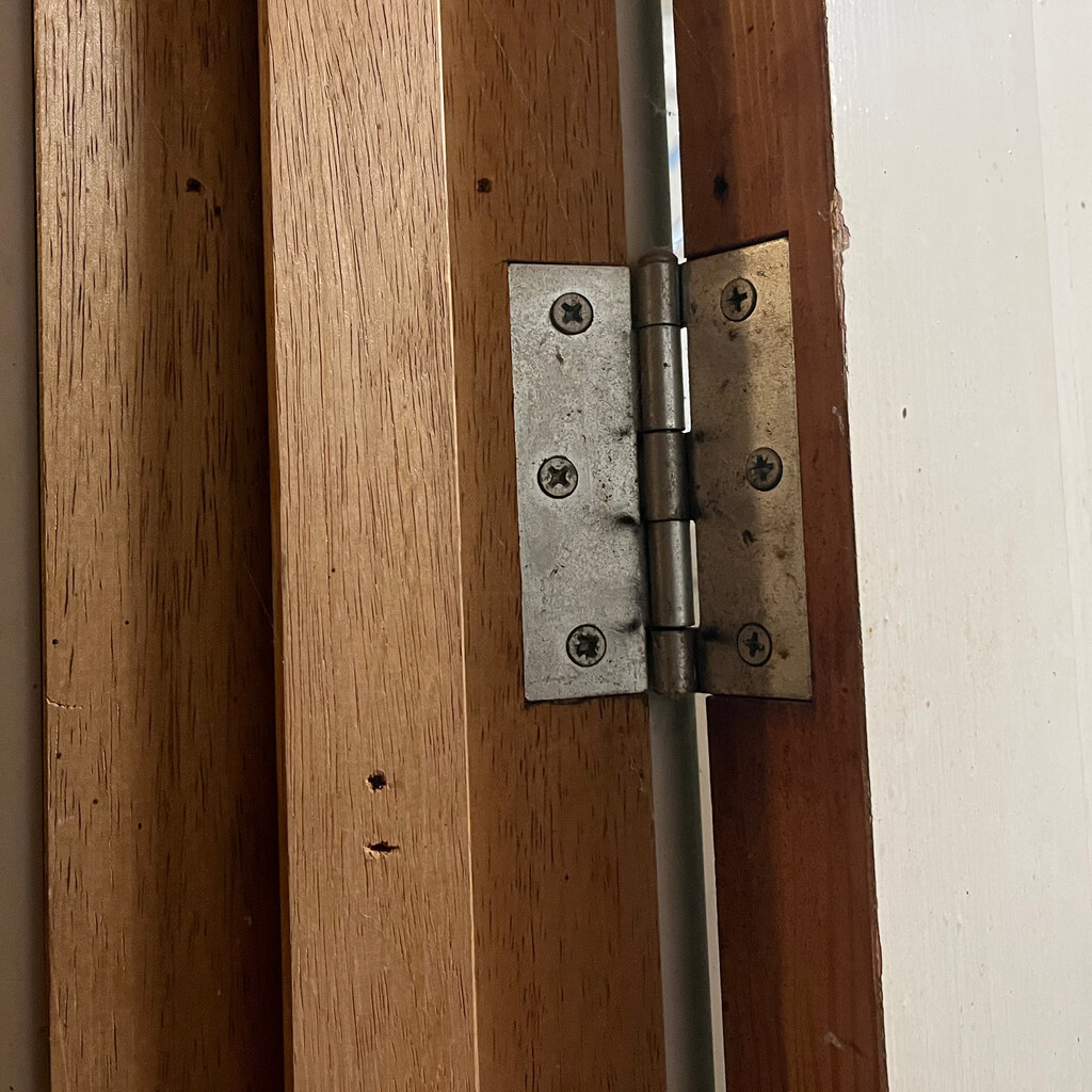 Photo of a door hinge