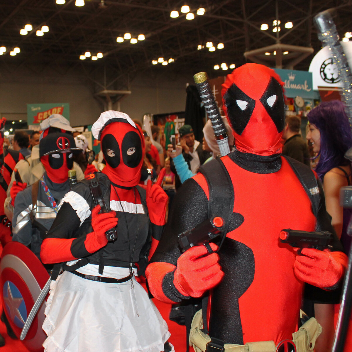 Photo of a lot of Deadpools at a convention