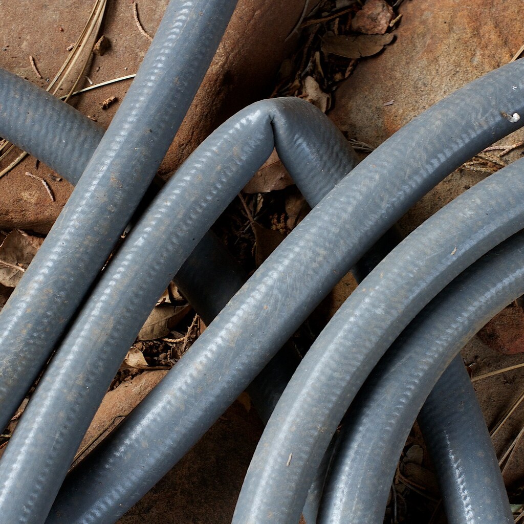 Photo of a kinked hose