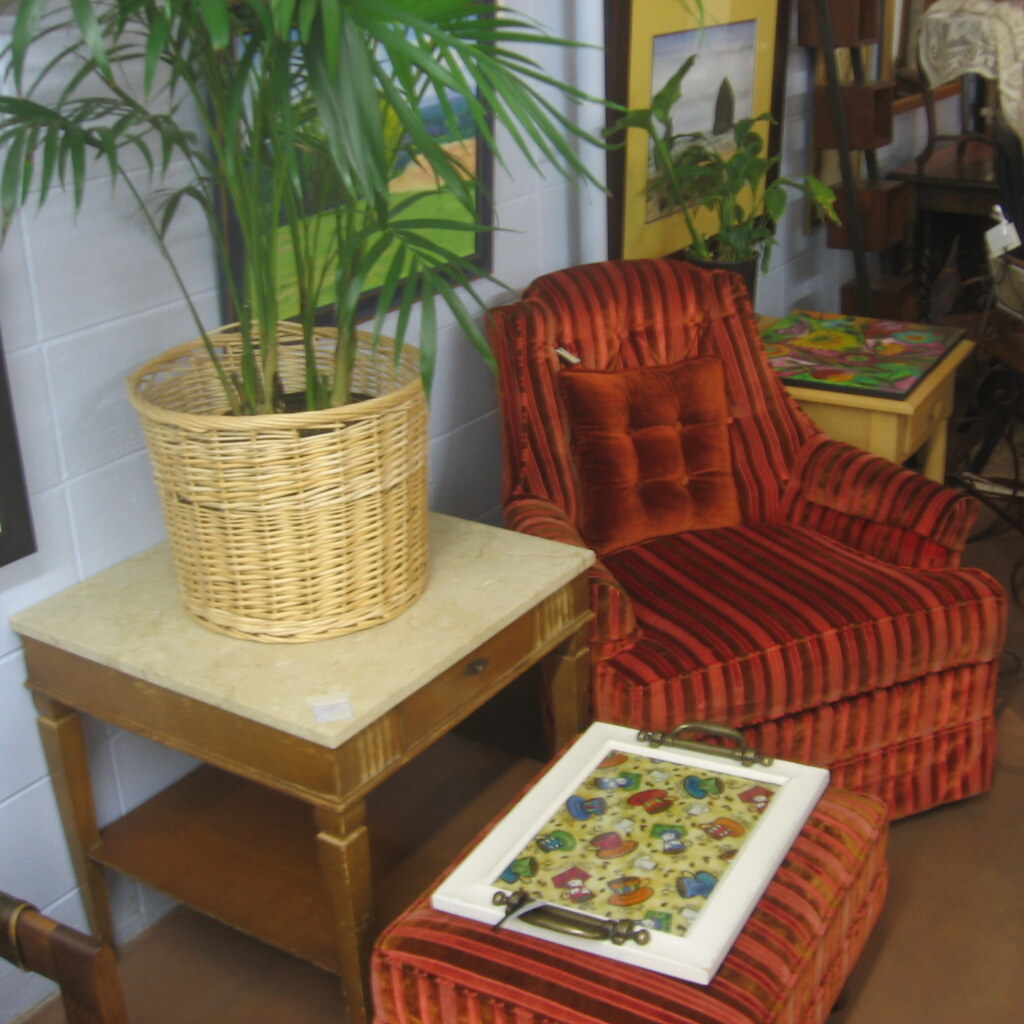 Photo of a lamp table