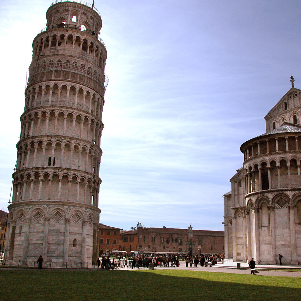 Photo of the leaning tower of Pisa