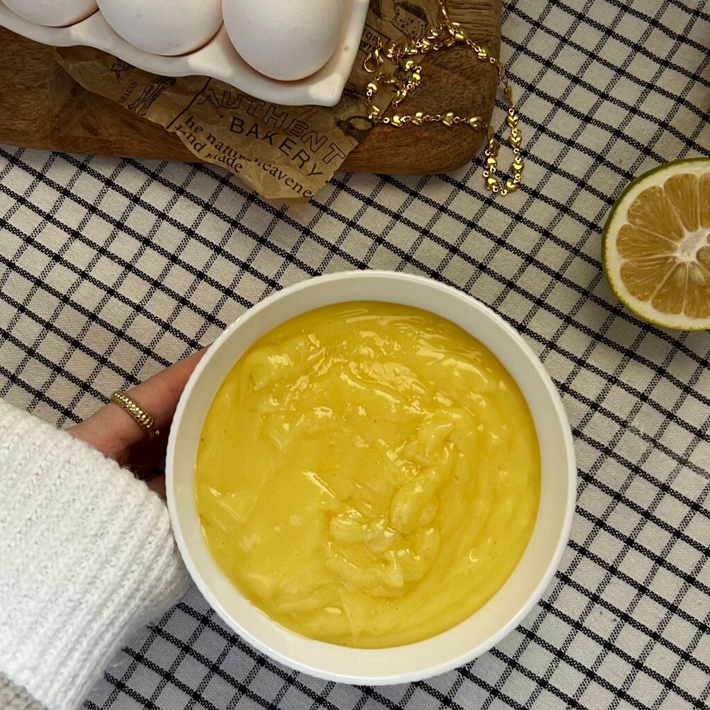 A photo of lemon curd