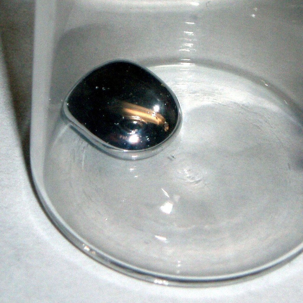 Photo of liquid mercury