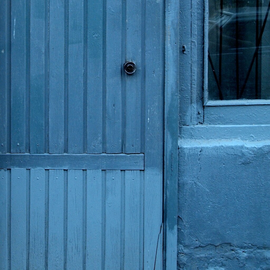 Photo of a blue house