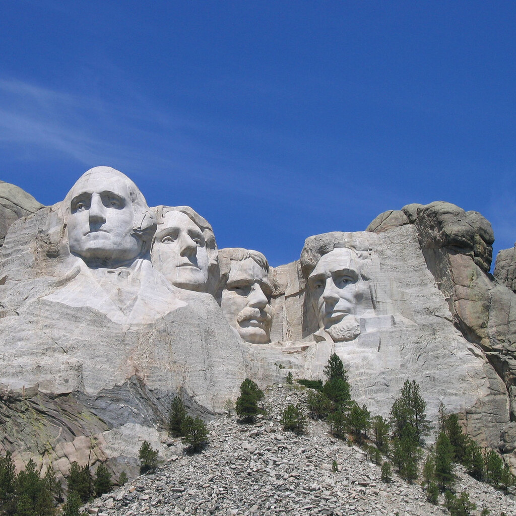 Photo of Mount Rushmore