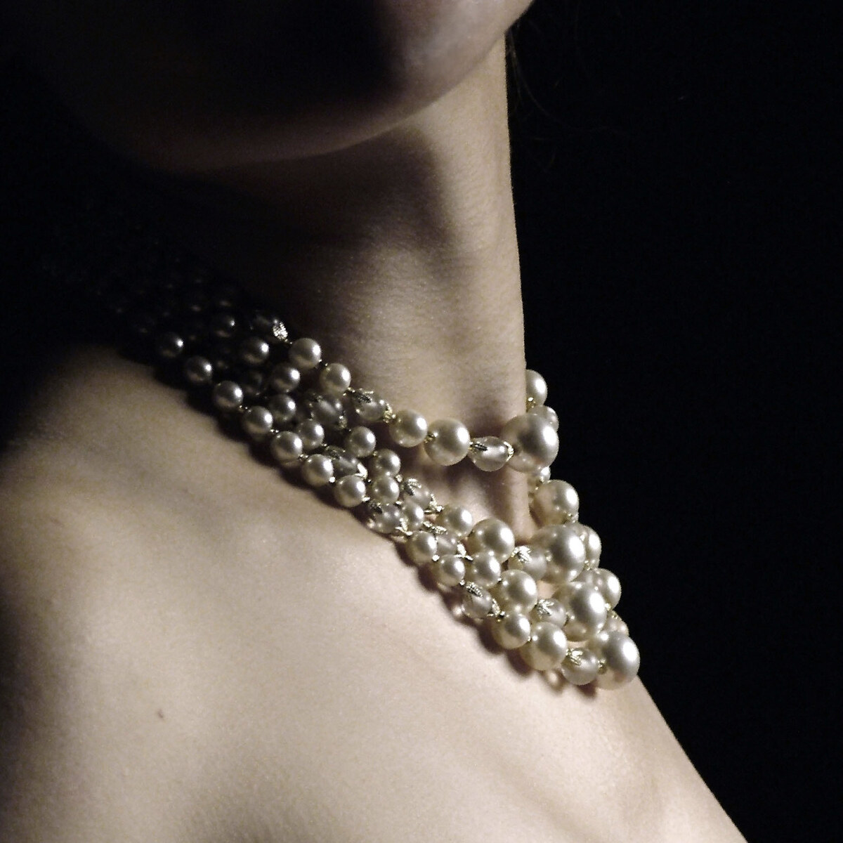 Photo of a pearl necklace.