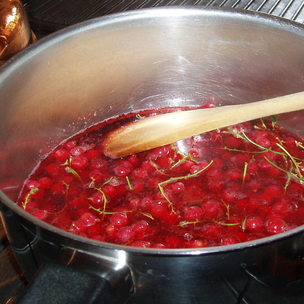 Photo of redcurrants in a pan