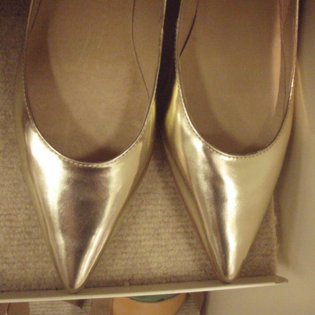 Photo of pointy shoes