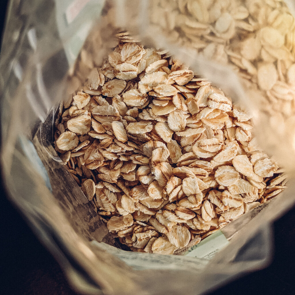 Photo of rolled oats in a bag