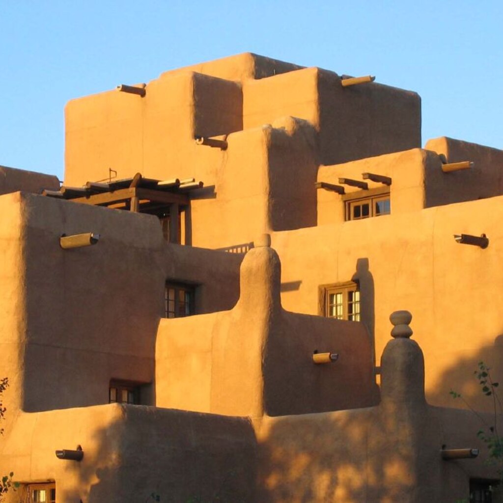 Photo of an adobe building in Santa Fe