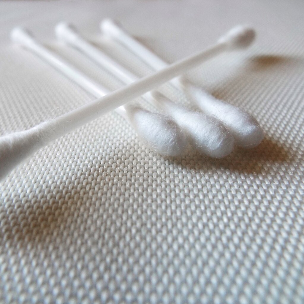 Photo of cotton swabs