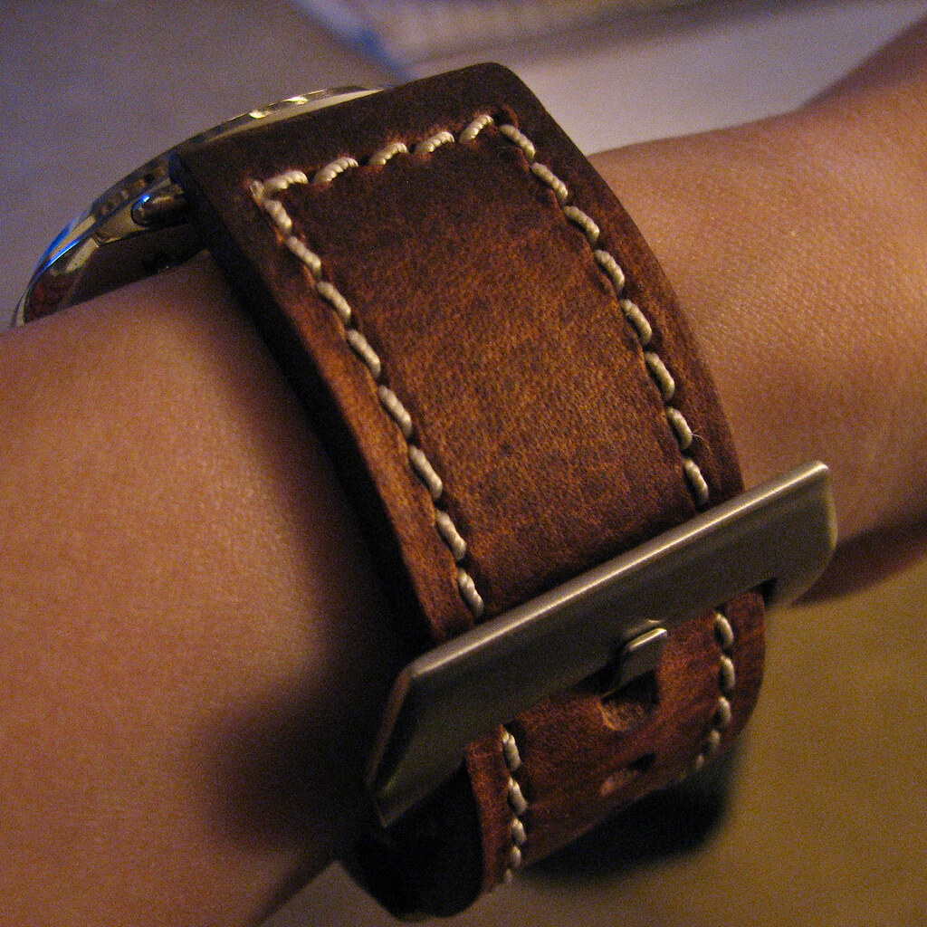 Photo of a tan leather watch strap