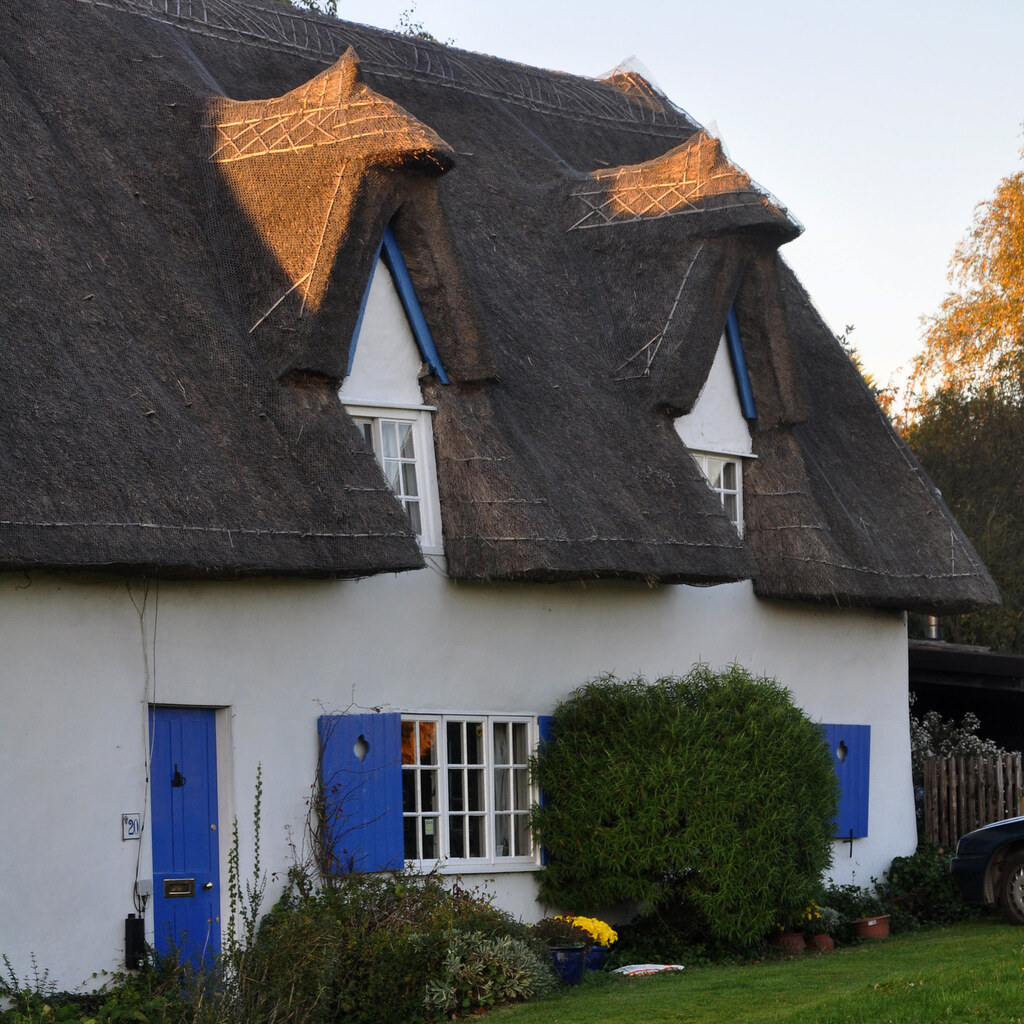 Photo of a thatched cottage
