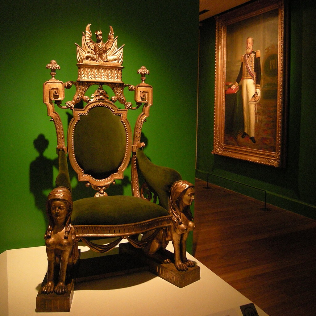 Photo of a throne.