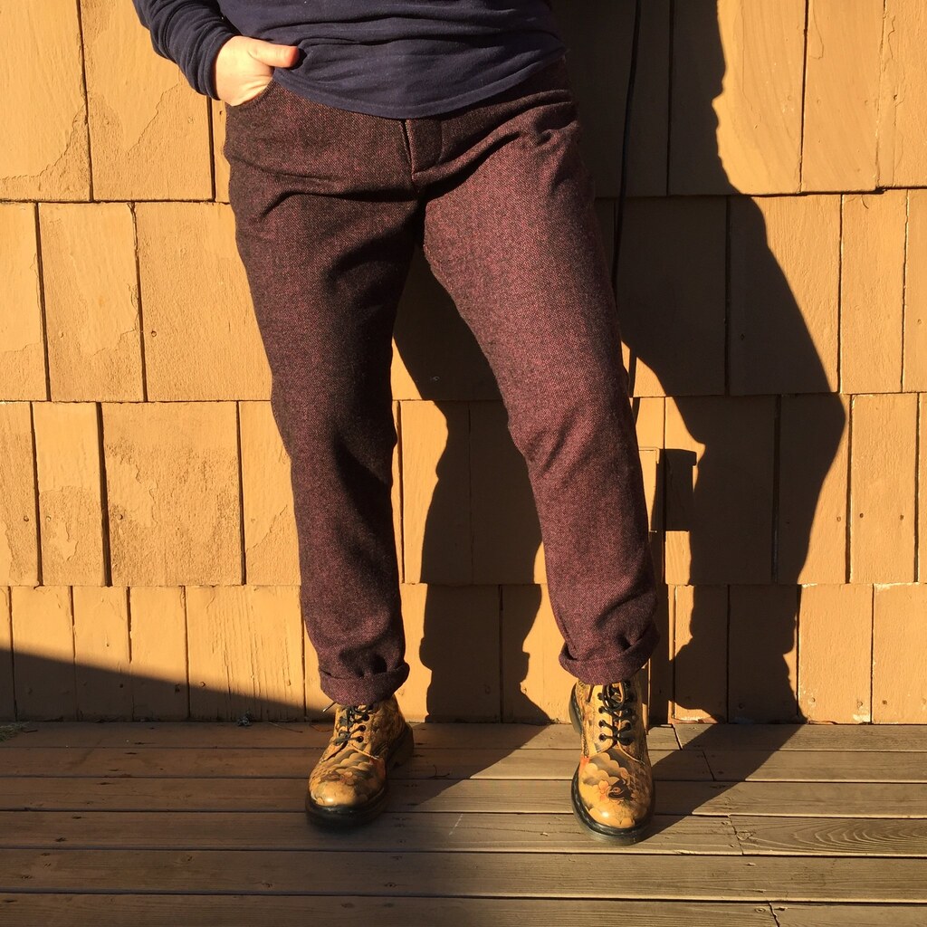 Photo of a man wearing trousers