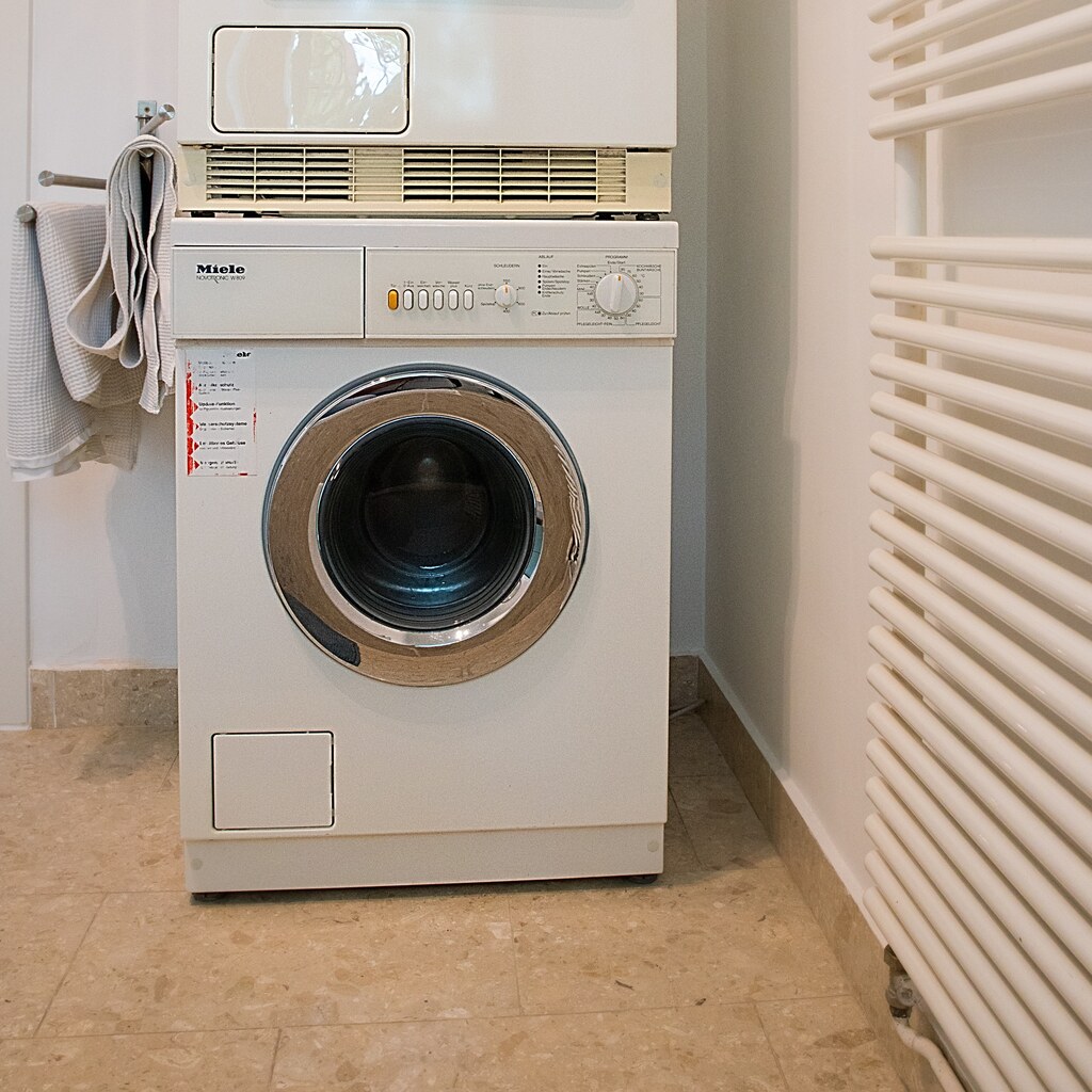 Photo of a washing machine