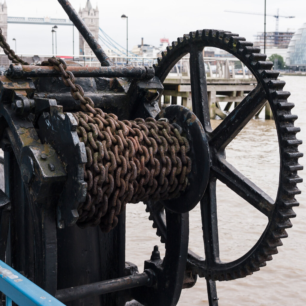 Photo of an old winch.